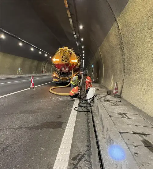 安塞隧道排水渠清淤